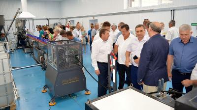 Немец открыл завод в Первомайском районе Крыма по производству микропористого шланга для капельного полива.